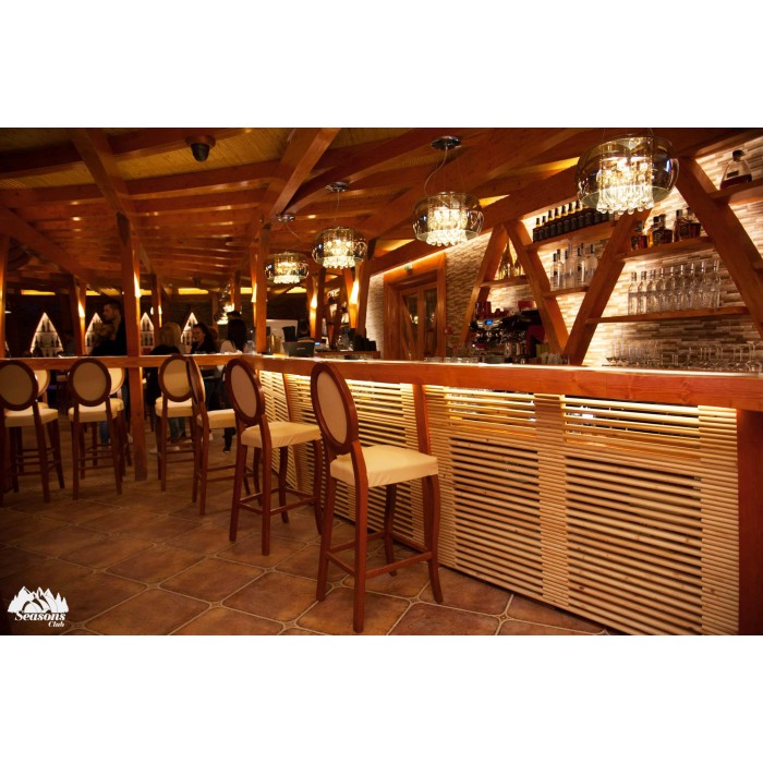 Club 4 Seasons -Sat de Vacanta, Vartop